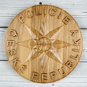 Znak Policie České republiky - Jasan - přírodní - lesk - průměr 30cm