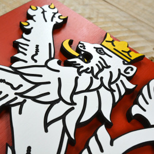 Vrstvený Český lev z bukové překližky, ručně malovaný - výška 30cm